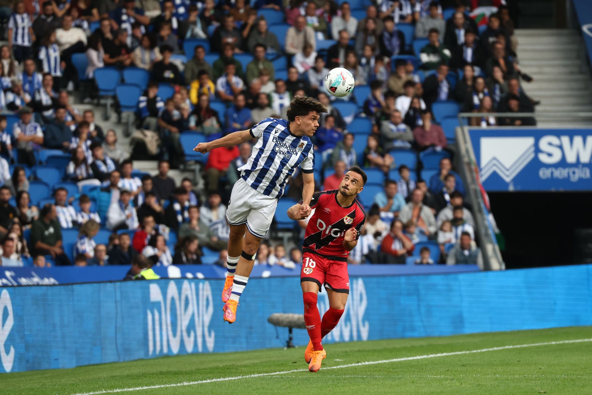 Las mejores imágenes del encuentro entre la Real Sociedad y el Rayo Vallecano