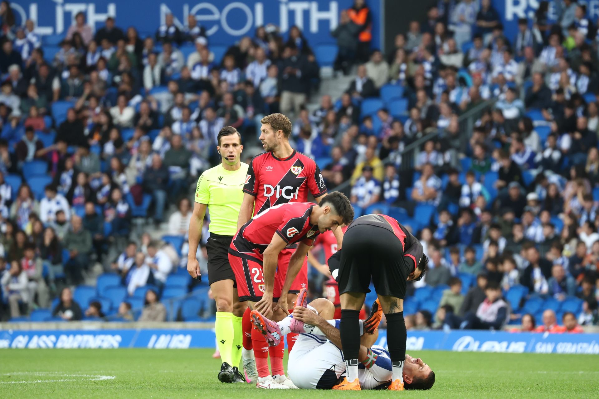 Las mejores imágenes del encuentro entre la Real Sociedad y el Rayo Vallecano