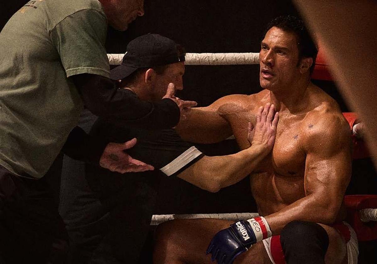 Dwayne Johnson al luchador de artes mixtas Mark Kerr.