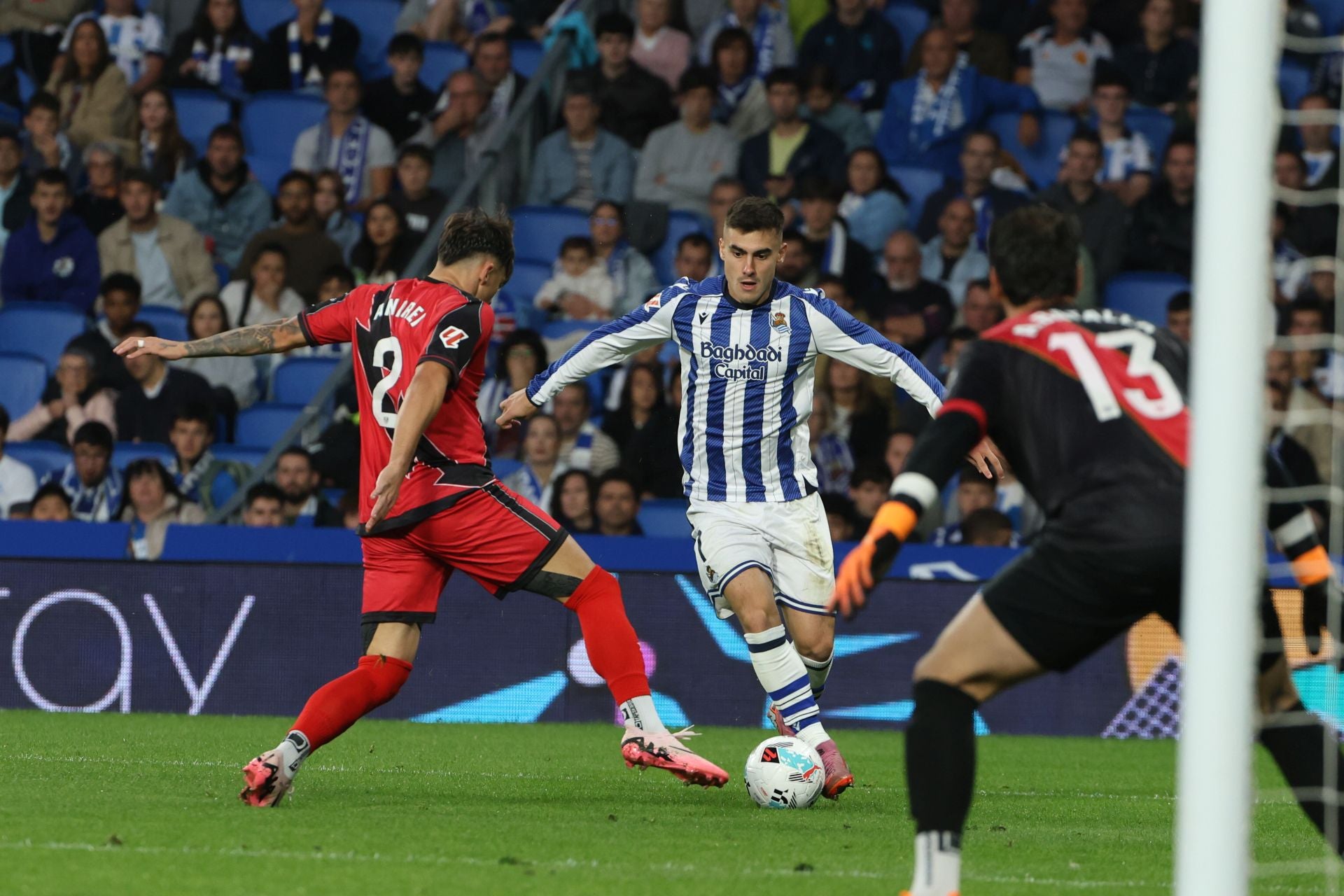 Las mejores imágenes del encuentro entre la Real Sociedad y el Rayo Vallecano