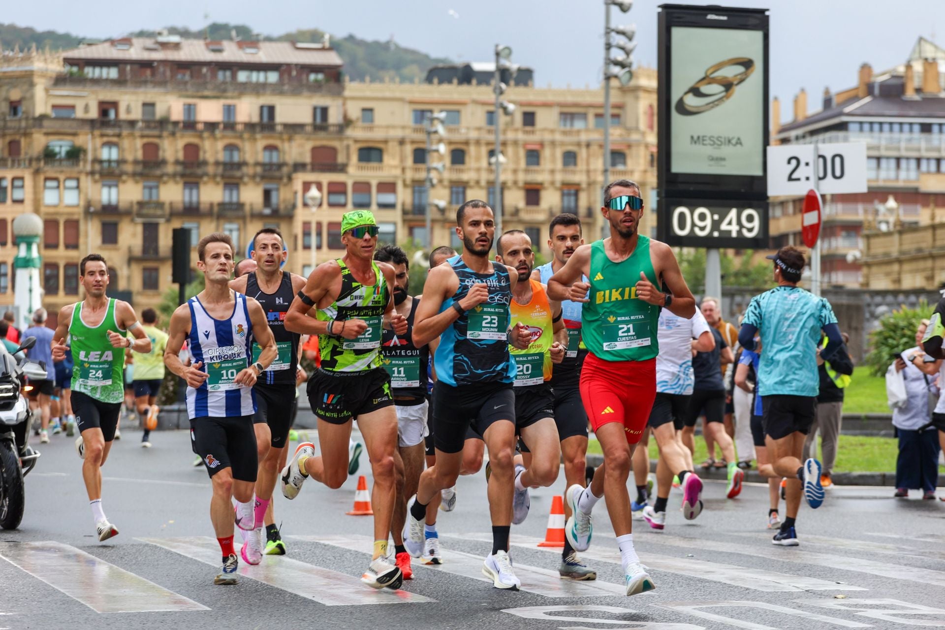 Irene Pelayo y Artur Bossy ganan el Medio Maratón de Donostia