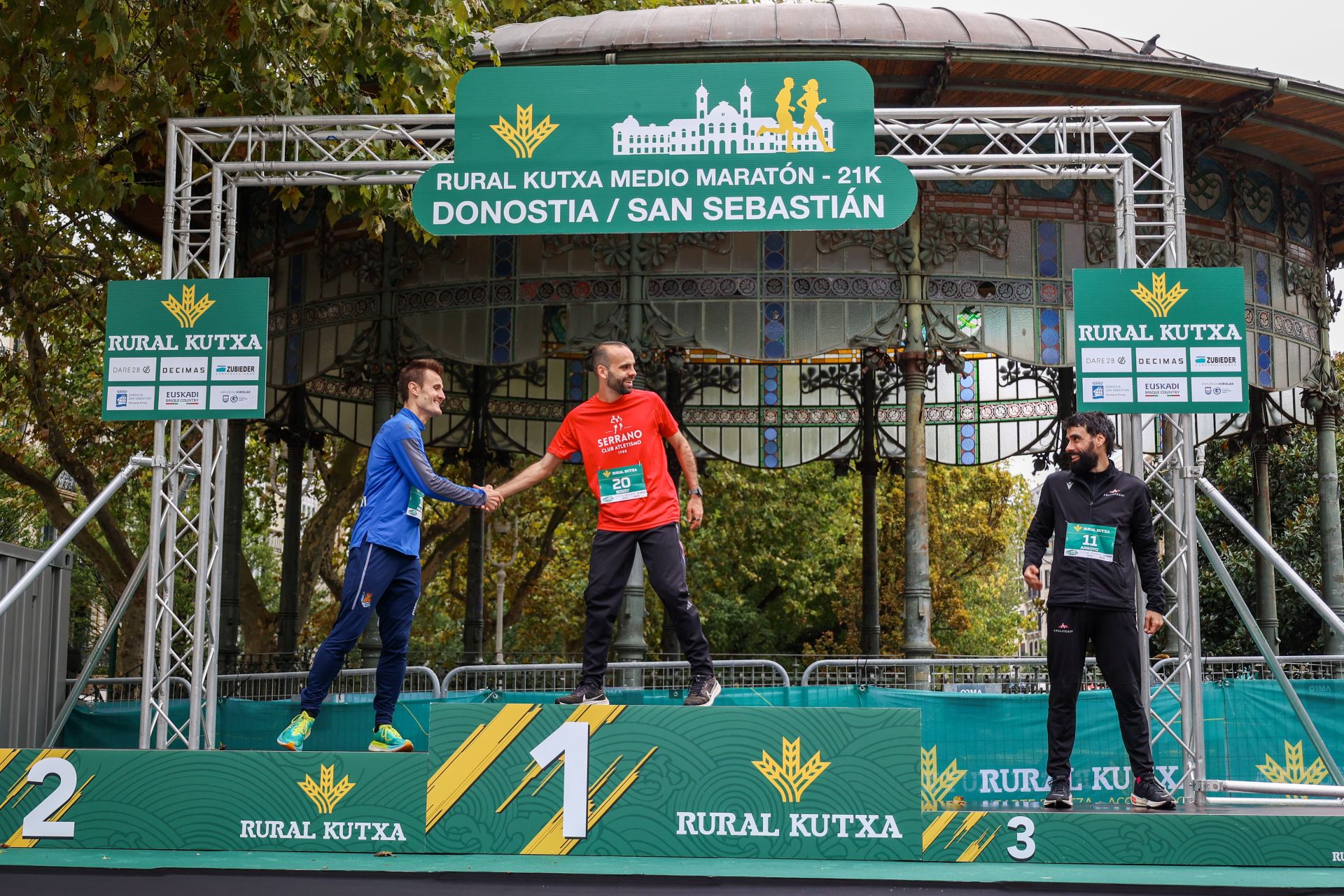 Irene Pelayo y Artur Bossy ganan el Medio Maratón de Donostia