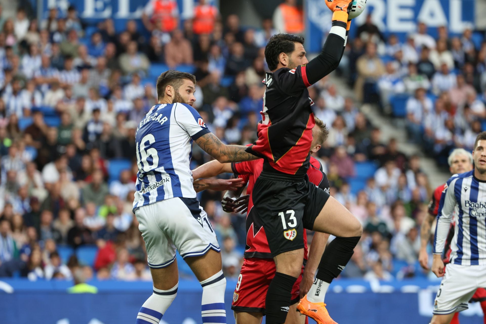Las mejores imágenes del encuentro entre la Real Sociedad y el Rayo Vallecano