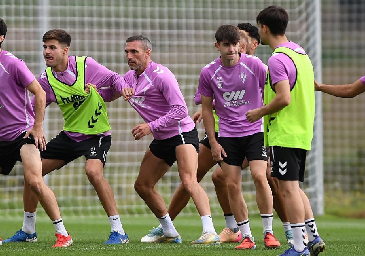 La plantilla armera comenzará hoy en Areitio a preparar el choque del domingo frente al Castellón en Ipurua.