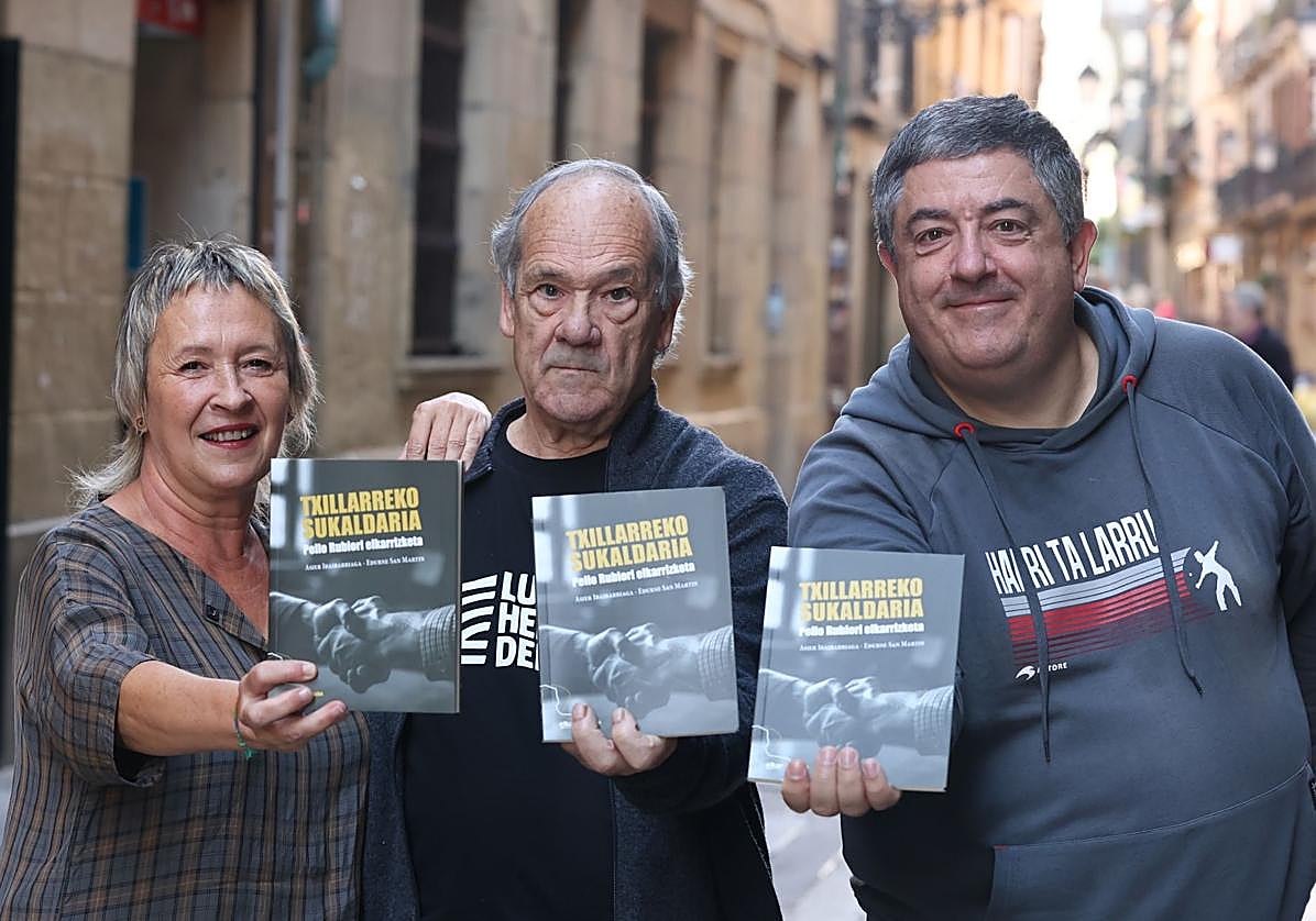 Edurne San Martin, Pello Rubio y Asier Ibaibarriaga, en la presentación del libro.
