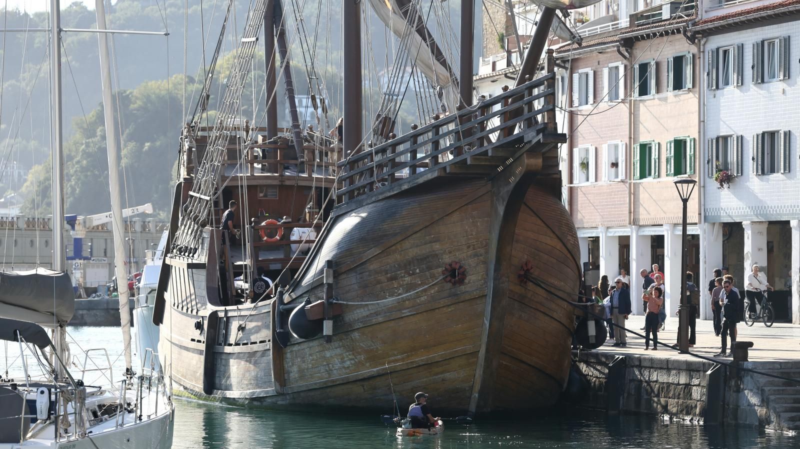 La nao Santa María llega a San Sebastián