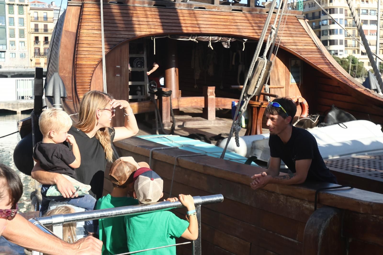 La nao Santa María llega a San Sebastián