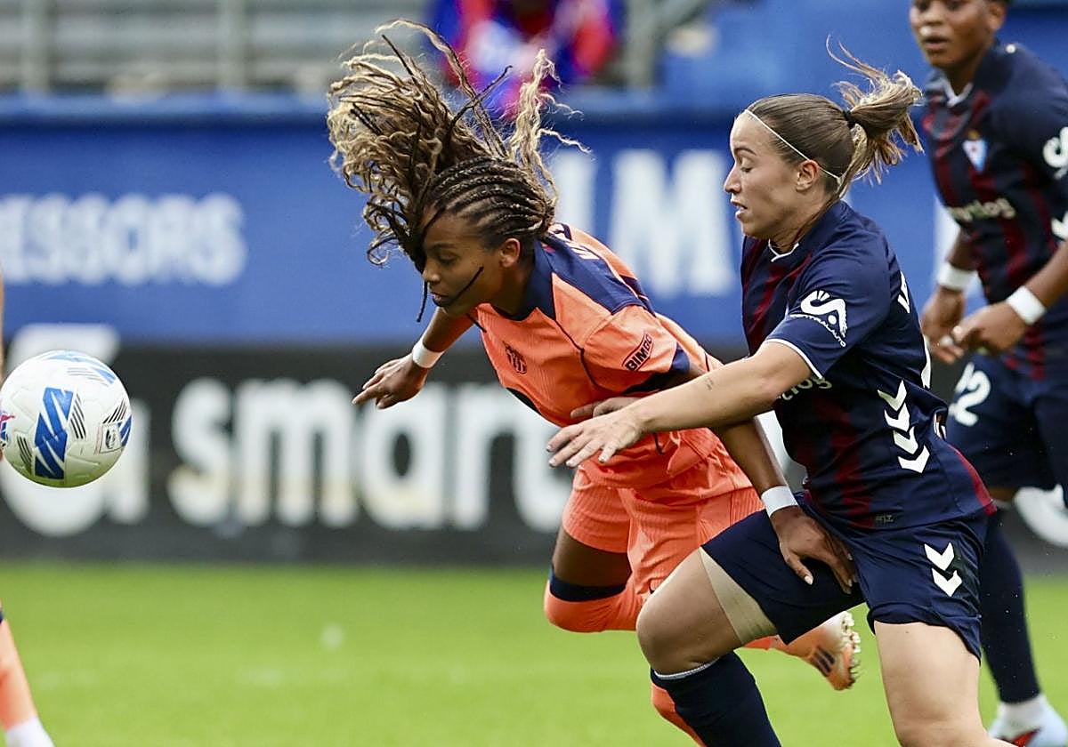 El Eibar firmó una gran primera mitad en la que resistió las acometidas de un Barcelona que se fue con ventaja al descanso con un gol de rebote.