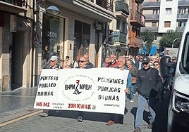 La protesta se trasladó a las distintas calles de la localidad.