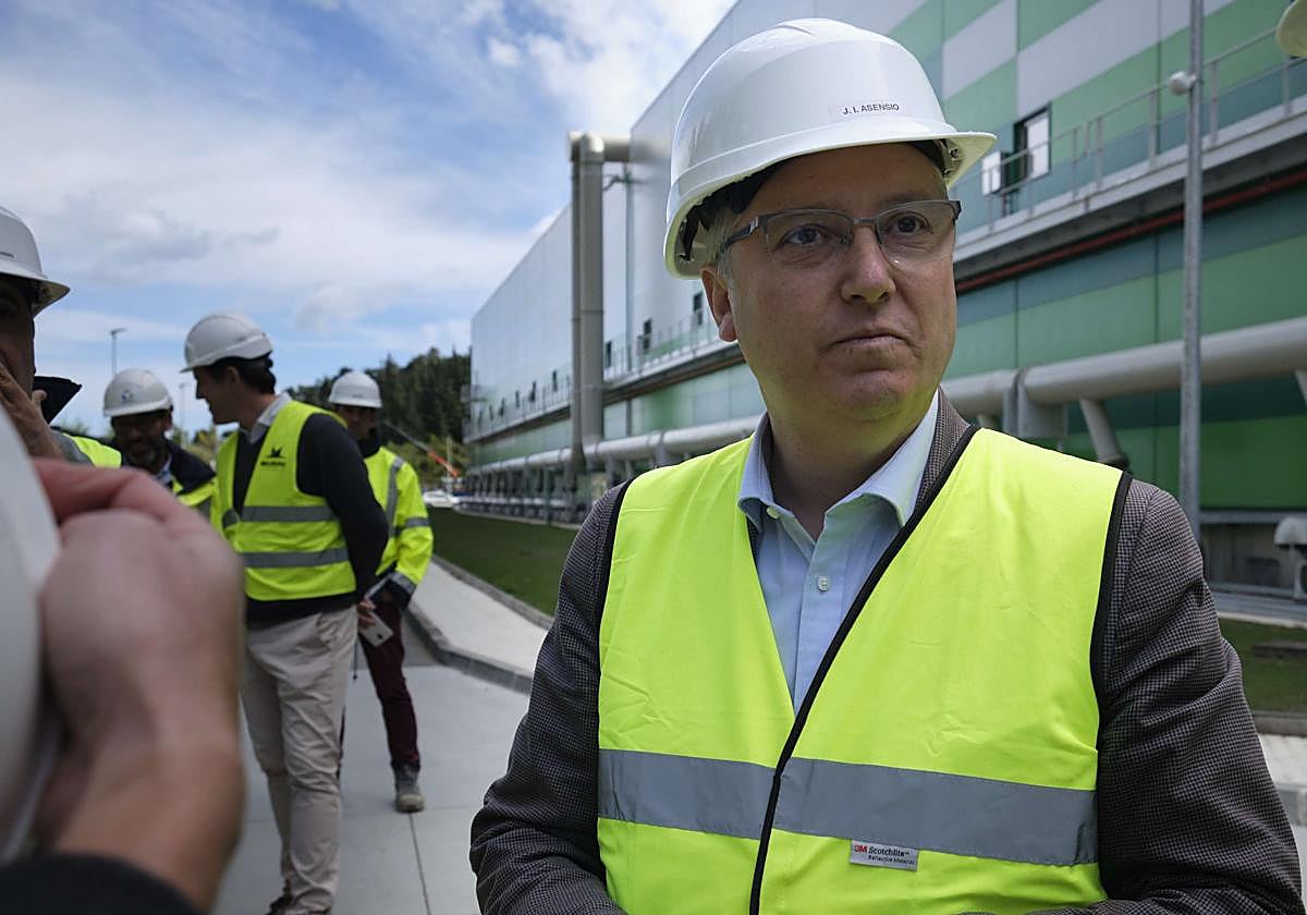 El diputado de Sostenibilidad de Gipuzkoa y presidente de GHK, en la incineradora de Zubieta.