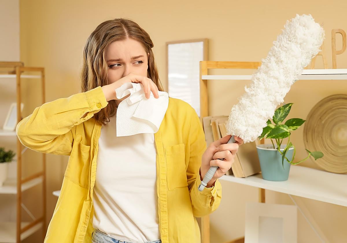 «En otoño se dan las condiciones ideales para que los ácaros del polvo proliferen y empeoren las alergias»