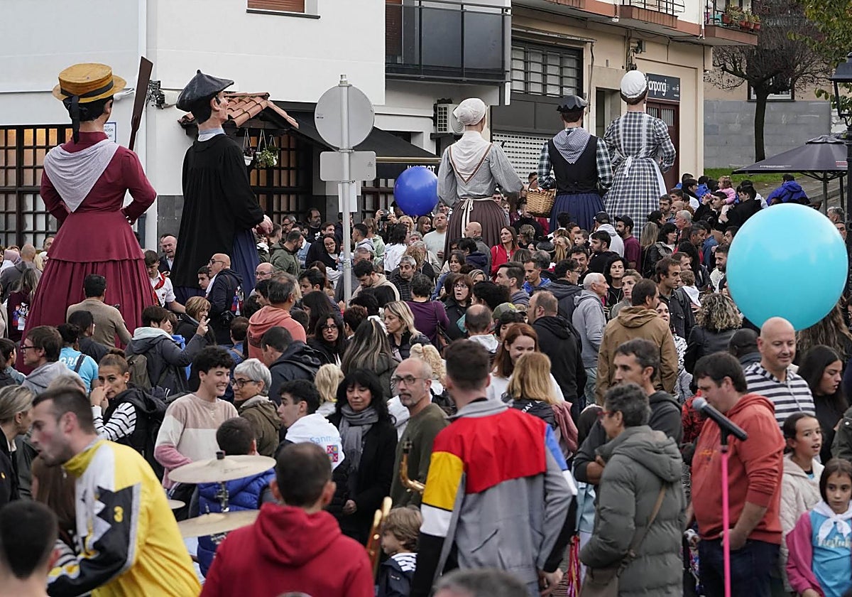 Los graves insultos tuvieron lugar durante las fiestas patronales.