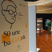 Euskaltzaindiak Gabriel Arestiren omenezko erakusketa antolatu du