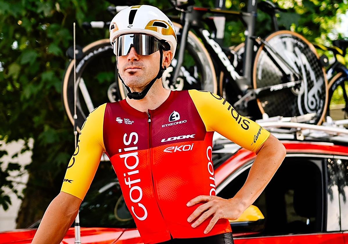 Ion Izagirre con el maillot del Cofidis.