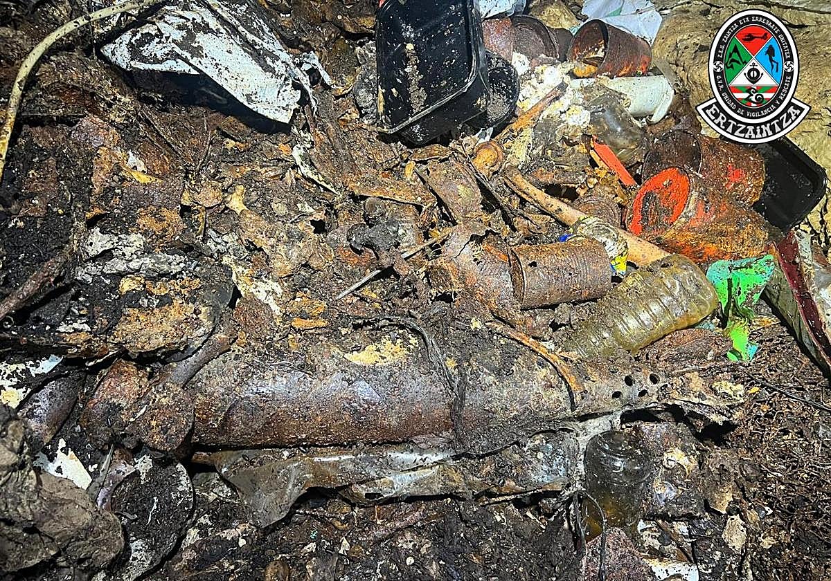 El artefacto explosivo, supuestamente un obús de la Guerra Civil.