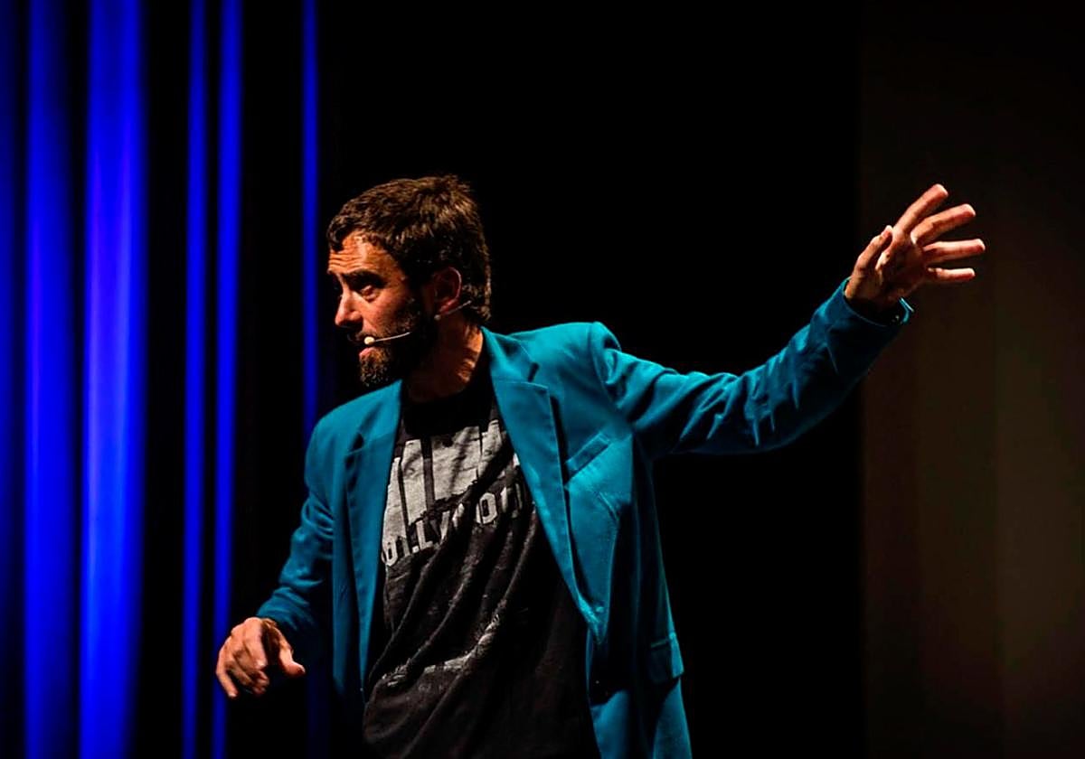 Umoristaren ikuskizuna CBA berrian ospatuko dute ostiralean.