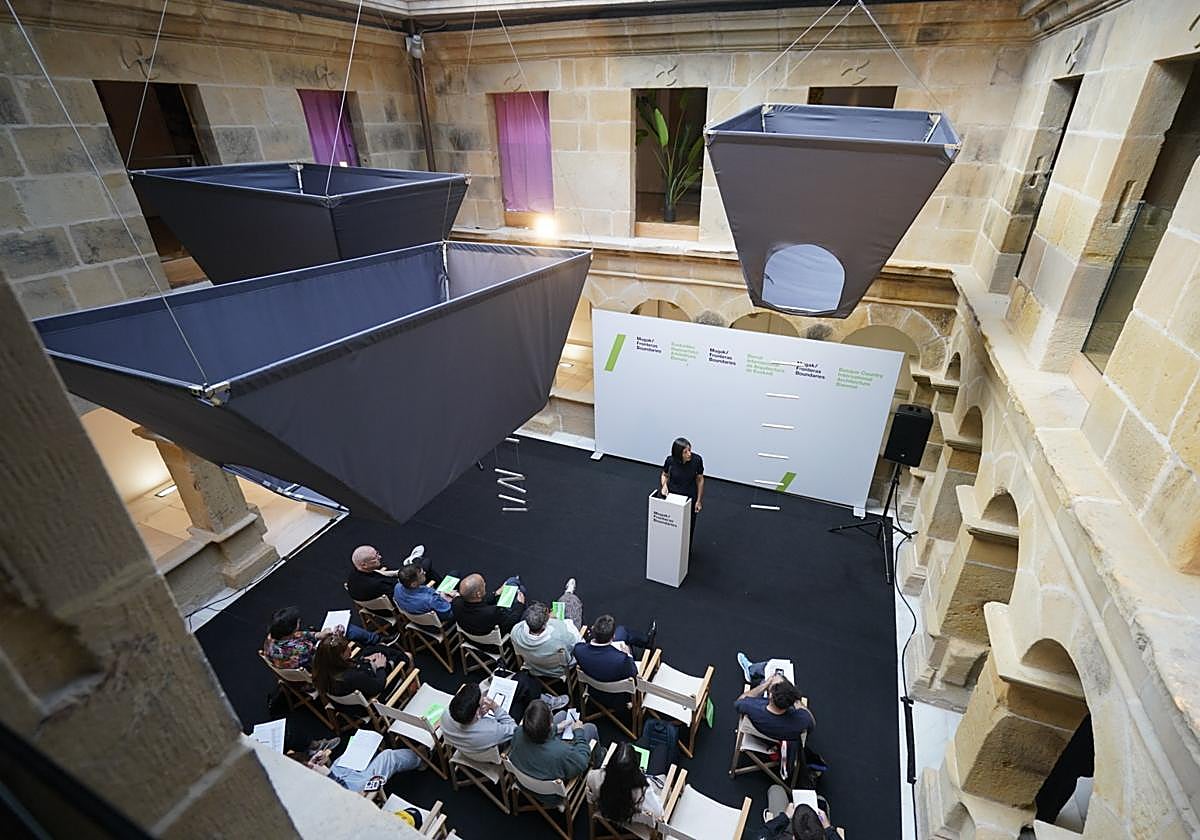 Arranque de la Bienal Internacional de Arquitectura Mugak.