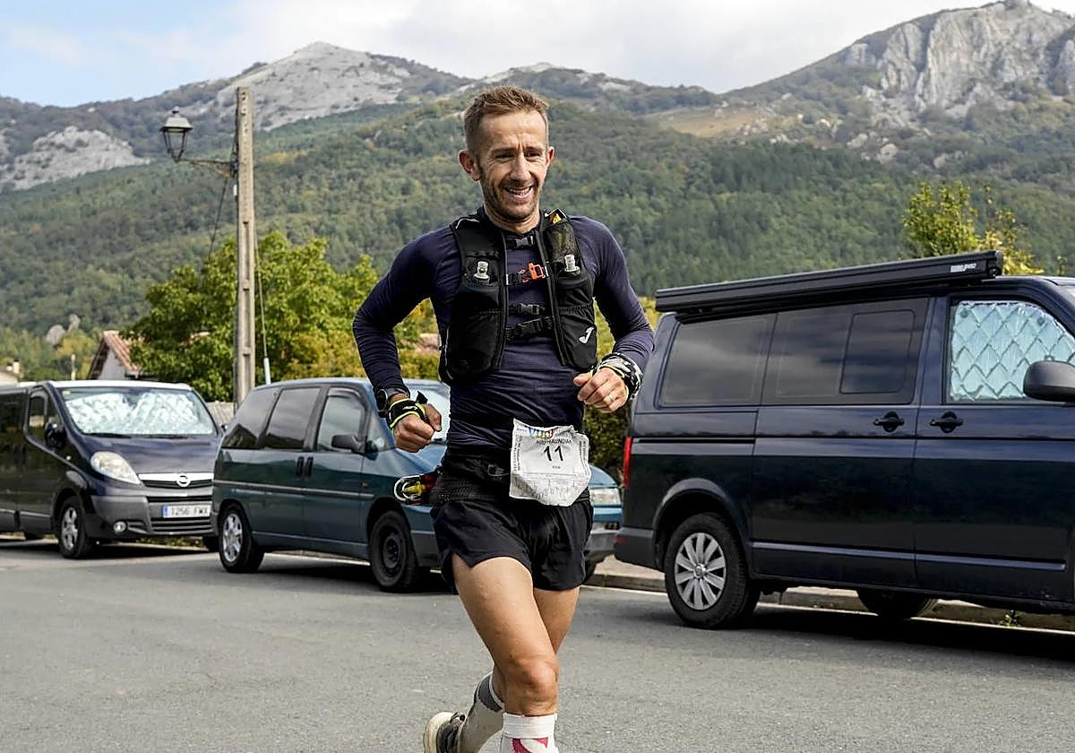 El corredor de montaña Igon Manzisidor en edición de 2023 de Hiru Handiak.