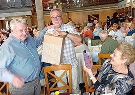 En la comida homenajearon a los que han cumplido 85 años.