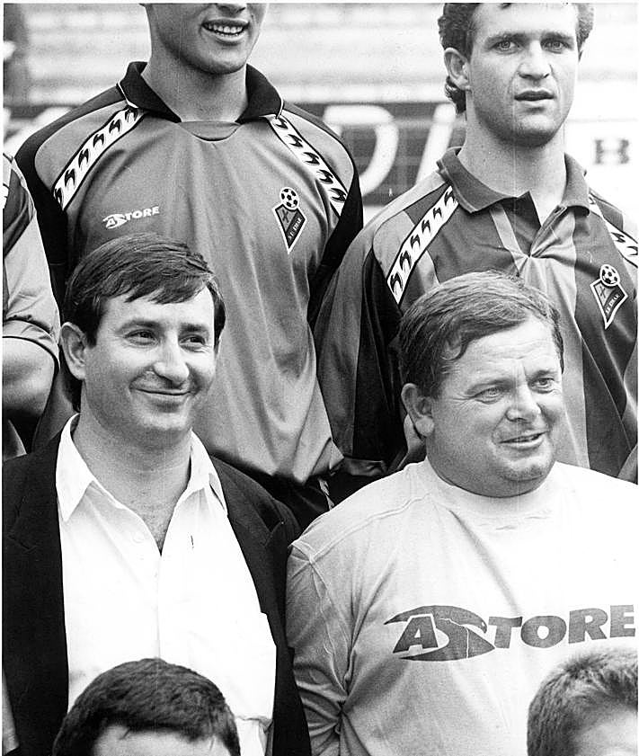 Imagen secundaria 2 - Mikel Etxarri: «Llegué a un acuerdo con Uranga para que no me propusiera como entrenador de la Real»