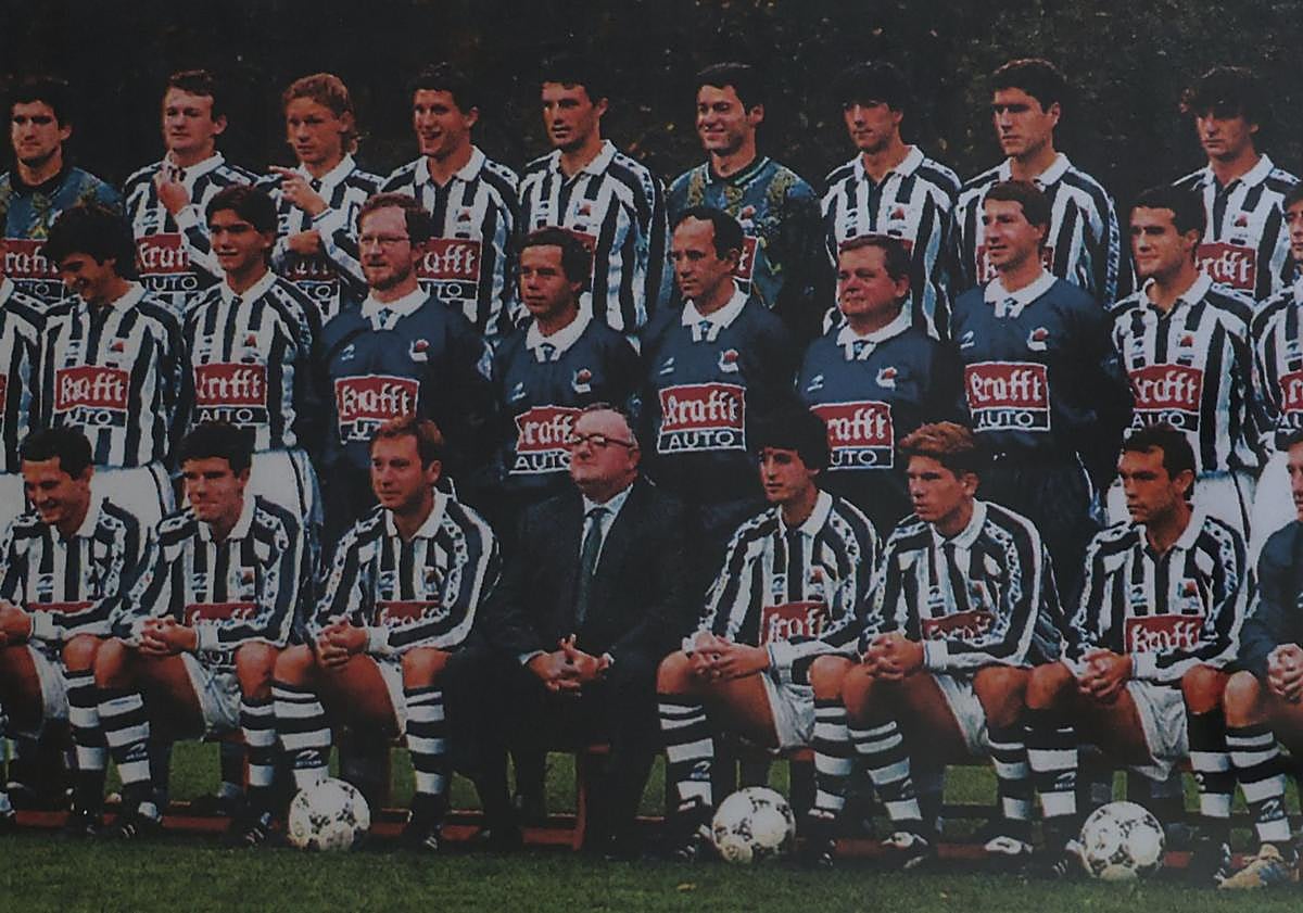 Imagen principal - Mikel Etxarri: «Llegué a un acuerdo con Uranga para que no me propusiera como entrenador de la Real»