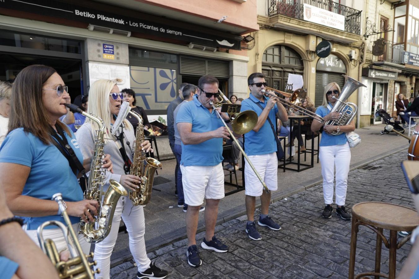 La &#039;Txaranga Topaketa&#039; pone ritmo al fin de semana en Irun