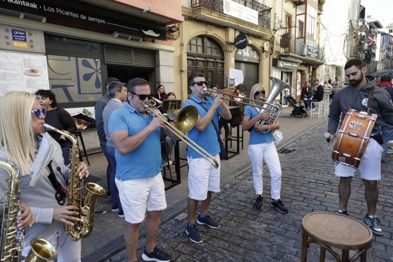 La &#039;Txaranga Topaketa&#039; pone ritmo al fin de semana en Irun