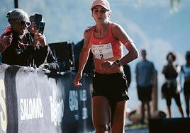 La corredora demontaña Sara Alonso compitiendo en Italia.