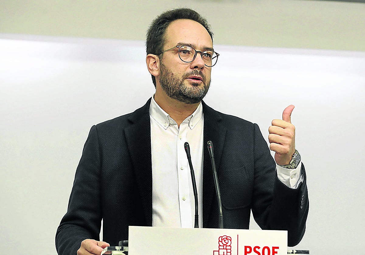 Antonio Hernando, en la sede de Ferraz.