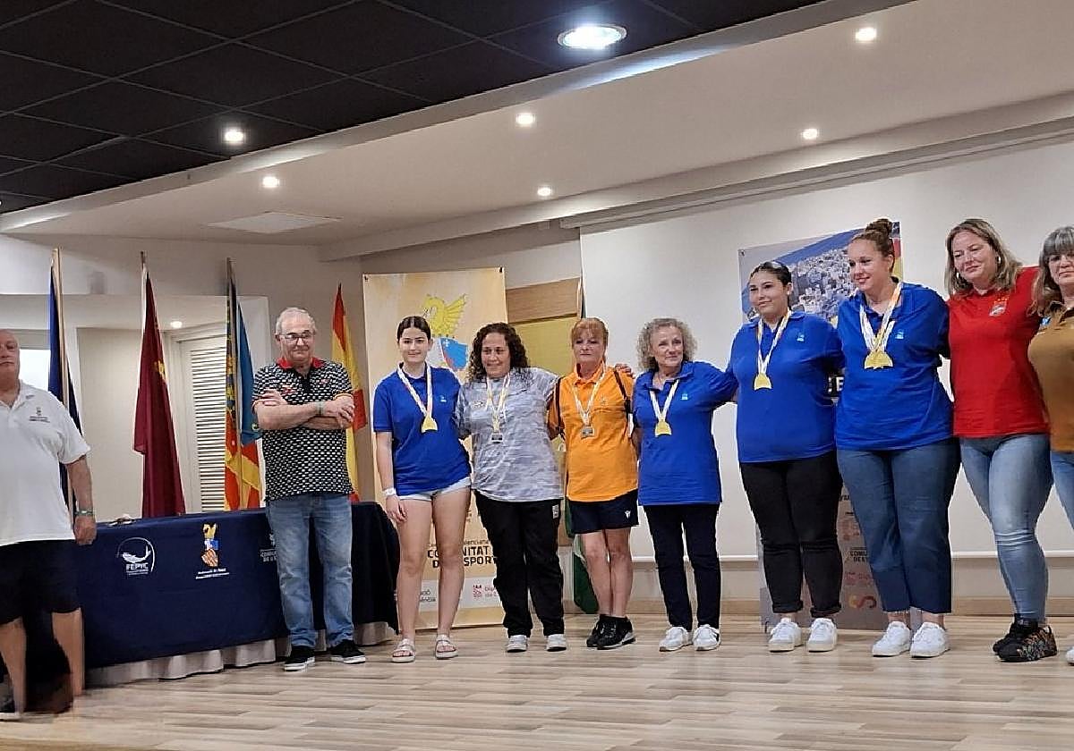 Gemma Martínez, la primera a la derecha, logró con su puntuación en el Estatal el ascenso a deportista de alto nivel.