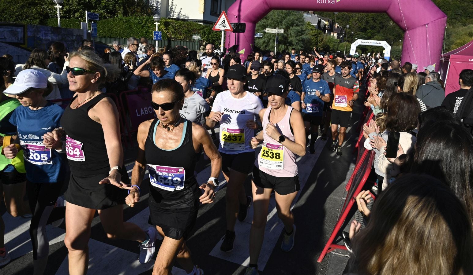 Sol y buen ambiente en el Cross 3 playas