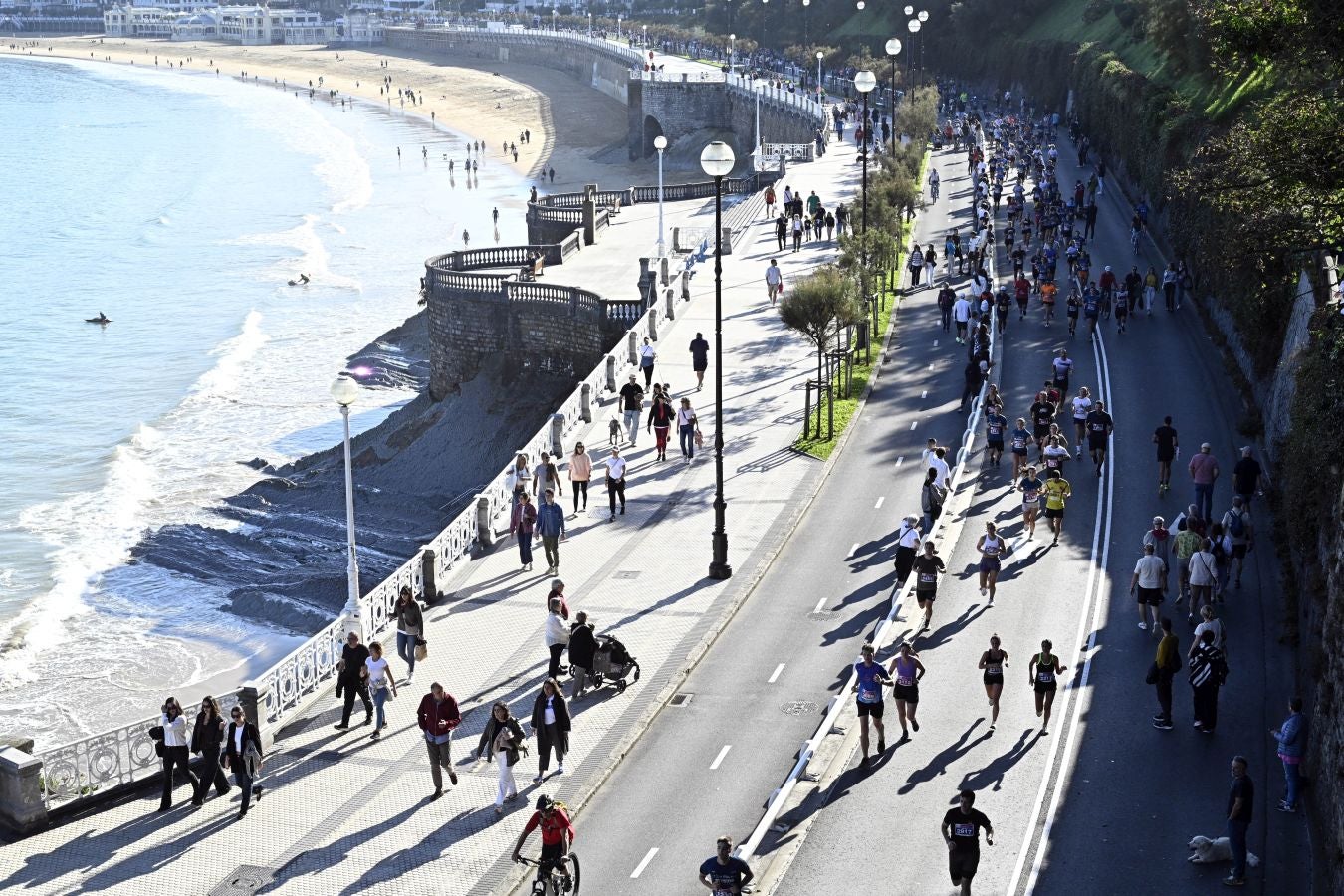 Sol y buen ambiente en el Cross 3 playas