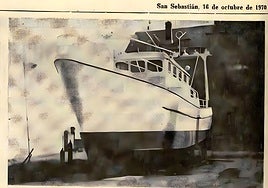 Construyó un barco en su jardín