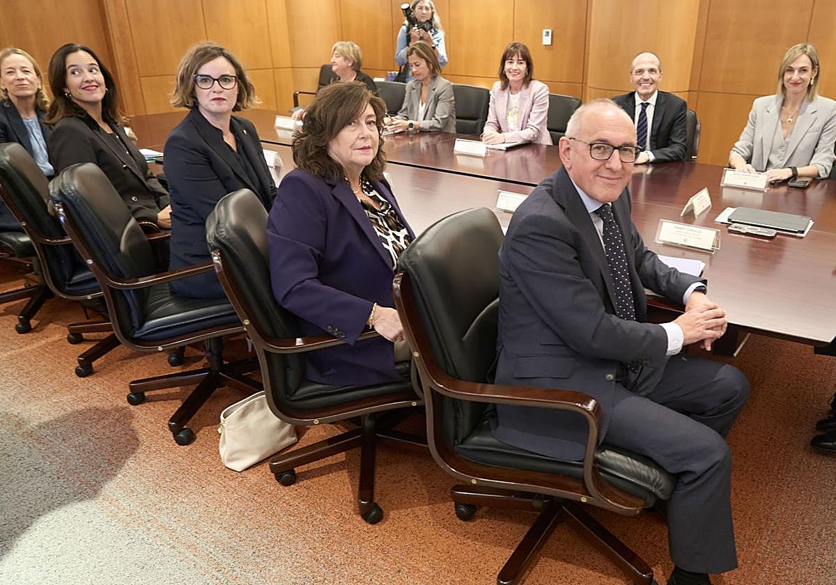 Los diputados generales de Gipuzkoa, Bizkaia y Álava, durante el Consejo Vasco de Finanzas de esta tarde en Vitoria.