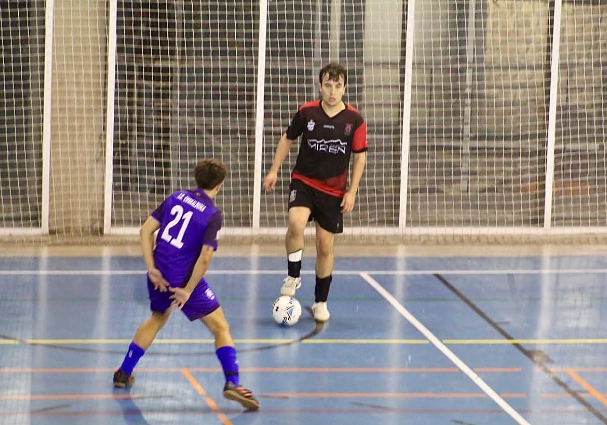 Un momento del partido disputado por el Miren Taberna OKE el pasado fin de semana en el polideportivo Elorsoro.