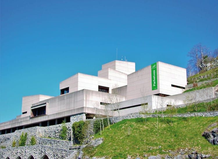 Izarretara begira Arantzazun