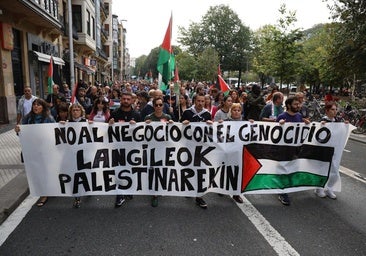 Miles de personas se manifiestan en Donostia en apoyo a Palestina