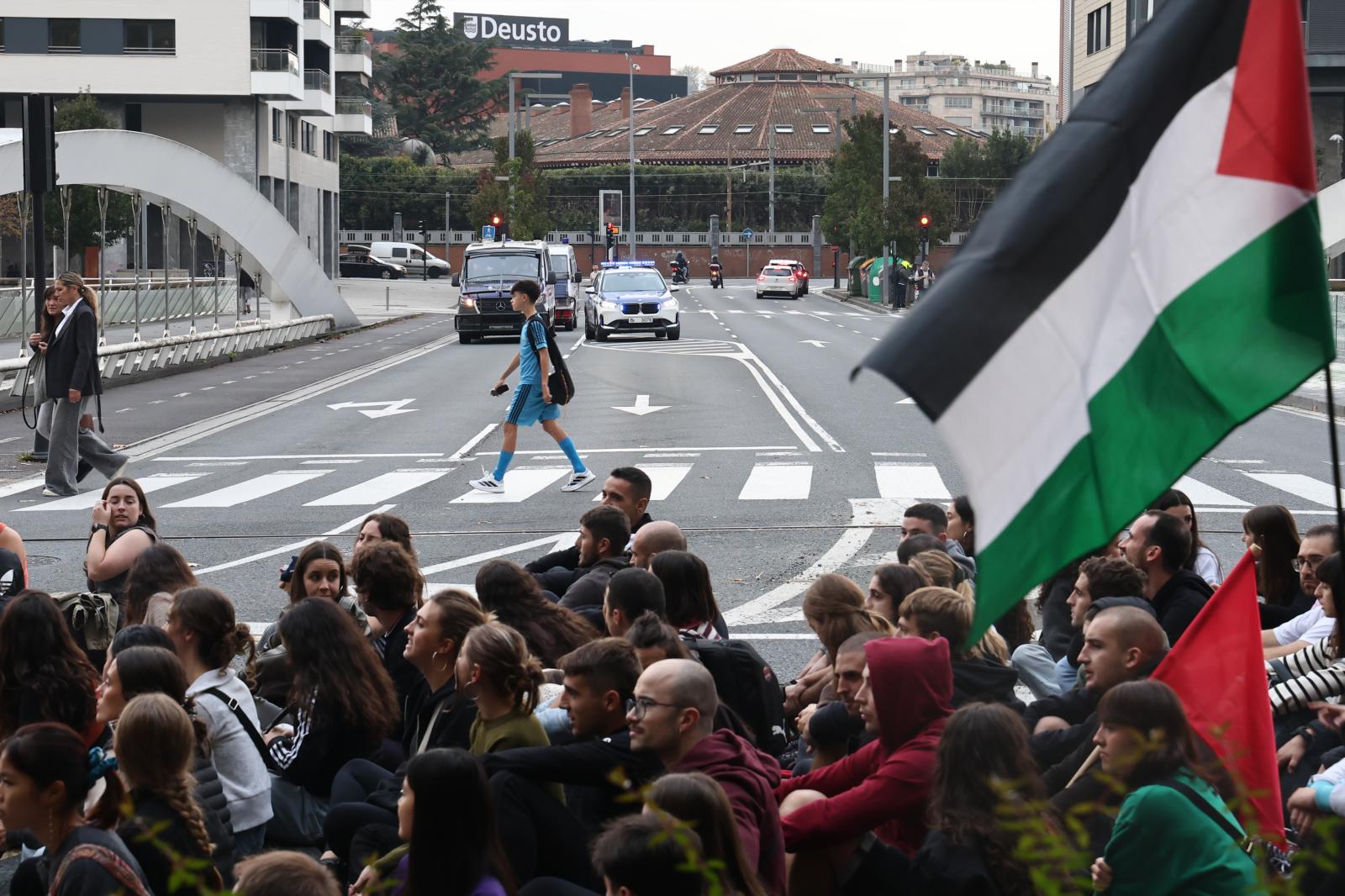 Sentada por Palestina en la entrada a San Sebastián