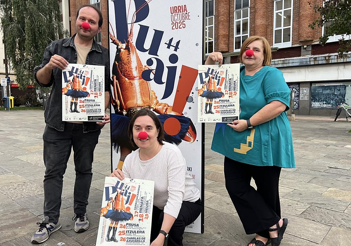 Aitor Brion, Alazne Mendikute y Beatriz Caballero durante la presentación de las Jornadas de Teatro de Humor.