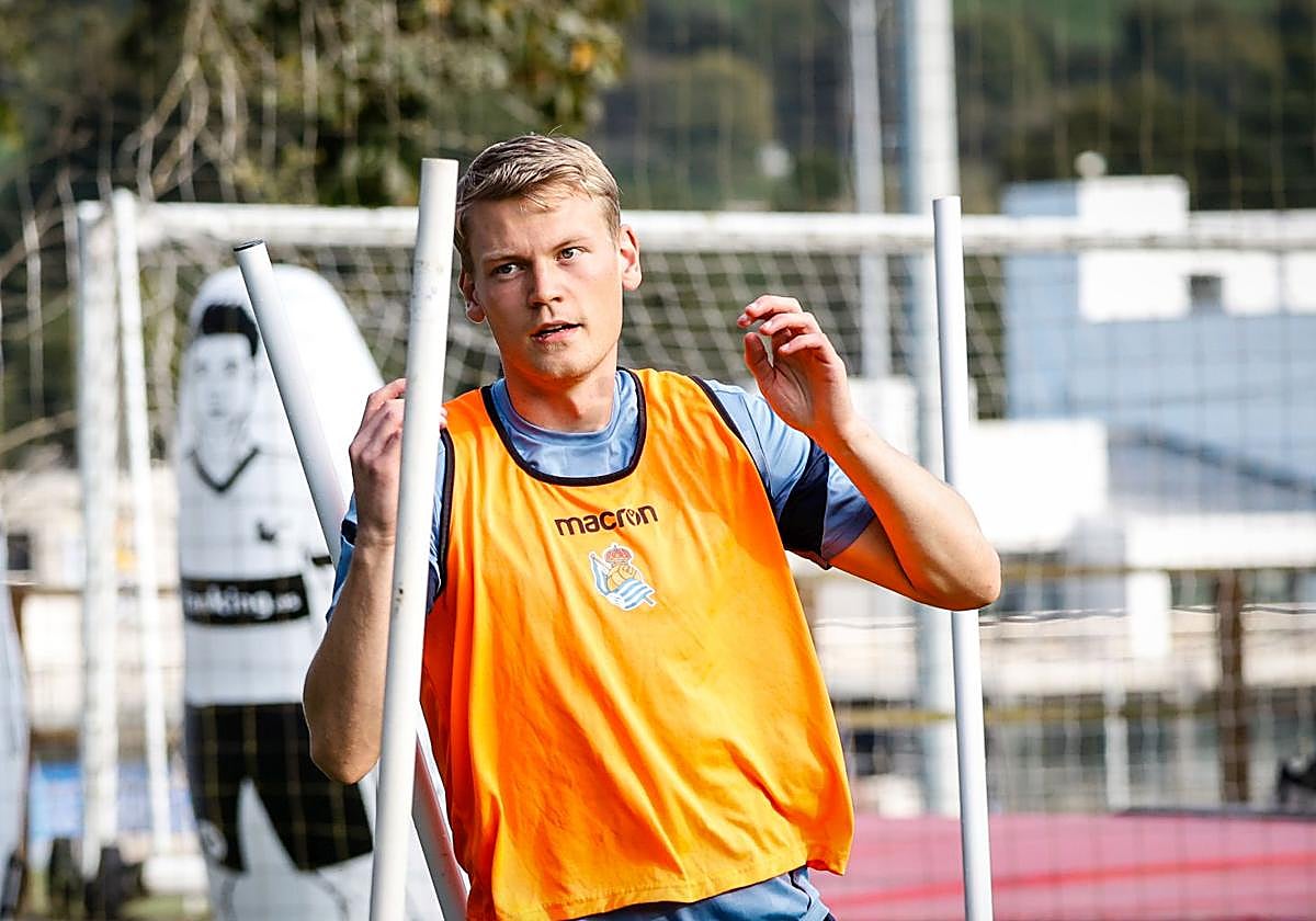 Óskarsson, durante el entrenamiento del miércoles antes de recaer de su lesión