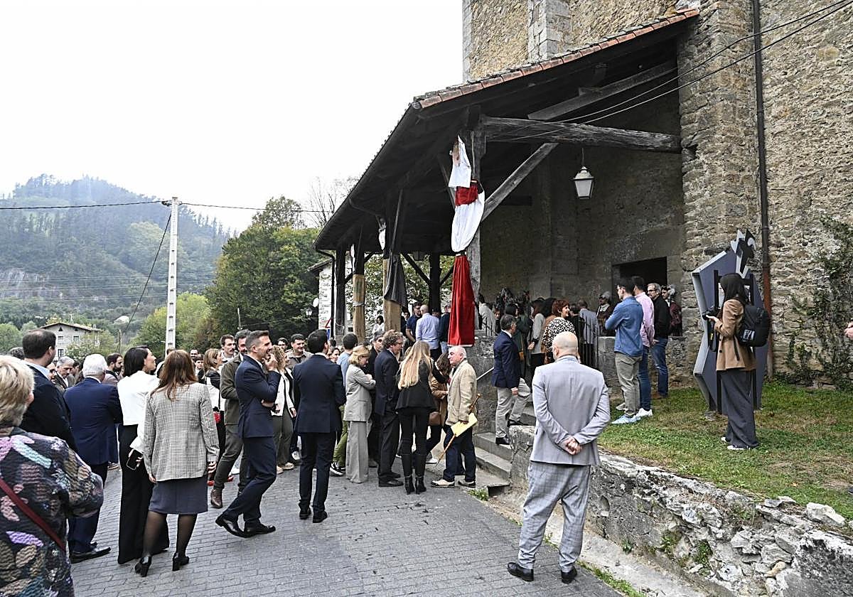 Euskaraz egin ahal izatea ziurtatzea, «herri-ordezkarion zeregin politikoa»