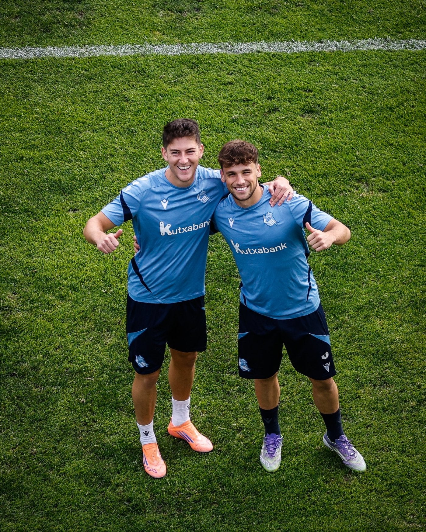 Peru y Balda, sonrientes durante un entrenamiento en Zubieta.