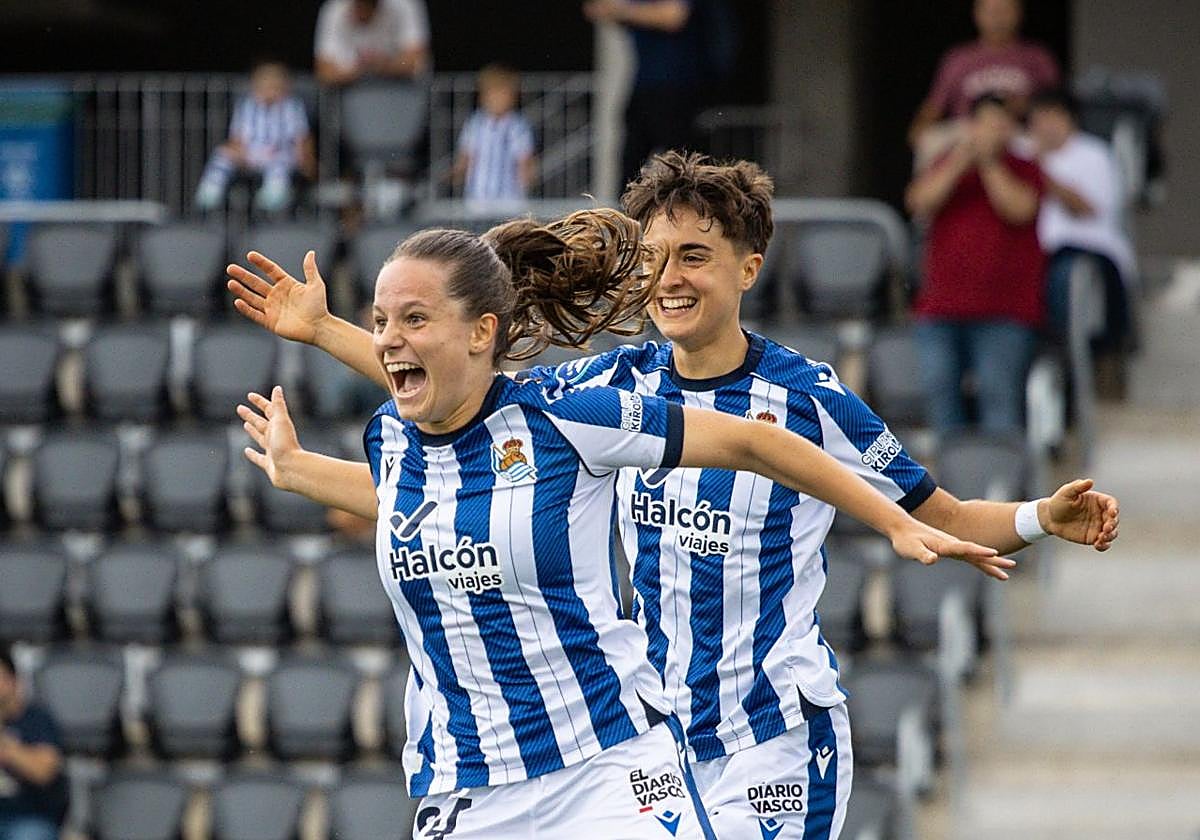Aiara Agirrezabala celebra uno de sus dos goles ante el Sevilla