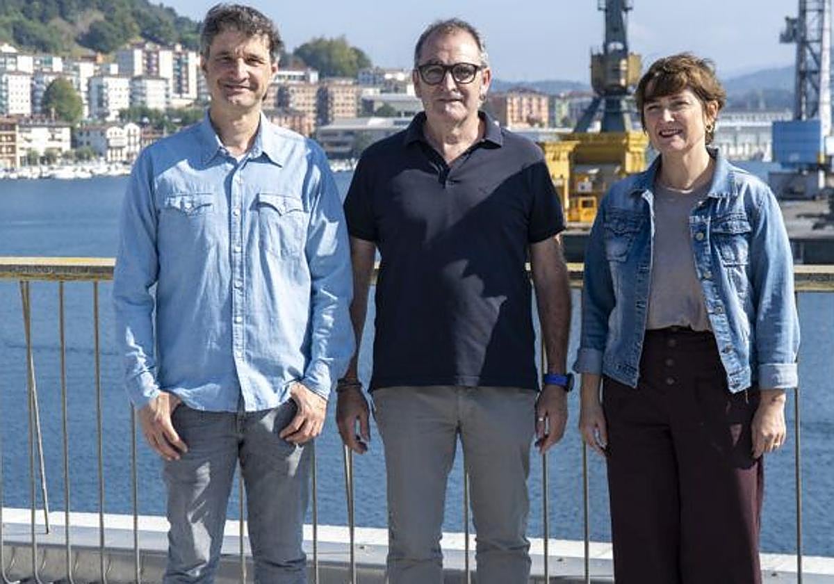 En la imagen, de izquierda a derecha: Mikel Arruti, alclade de Lezo, Teo Alberro, alcalde Pasaia y Aizpea Otaegi Errenteria