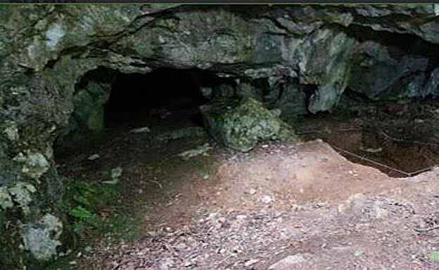 Exterior de la cueva de Santakutz.