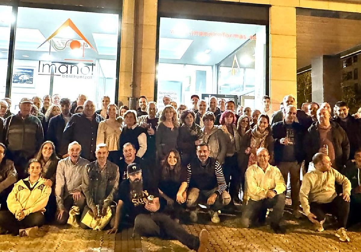 Trabajadores de Imanol Reformas, colaboradores y amigos, celebraron en Ibaeta el aniversario.