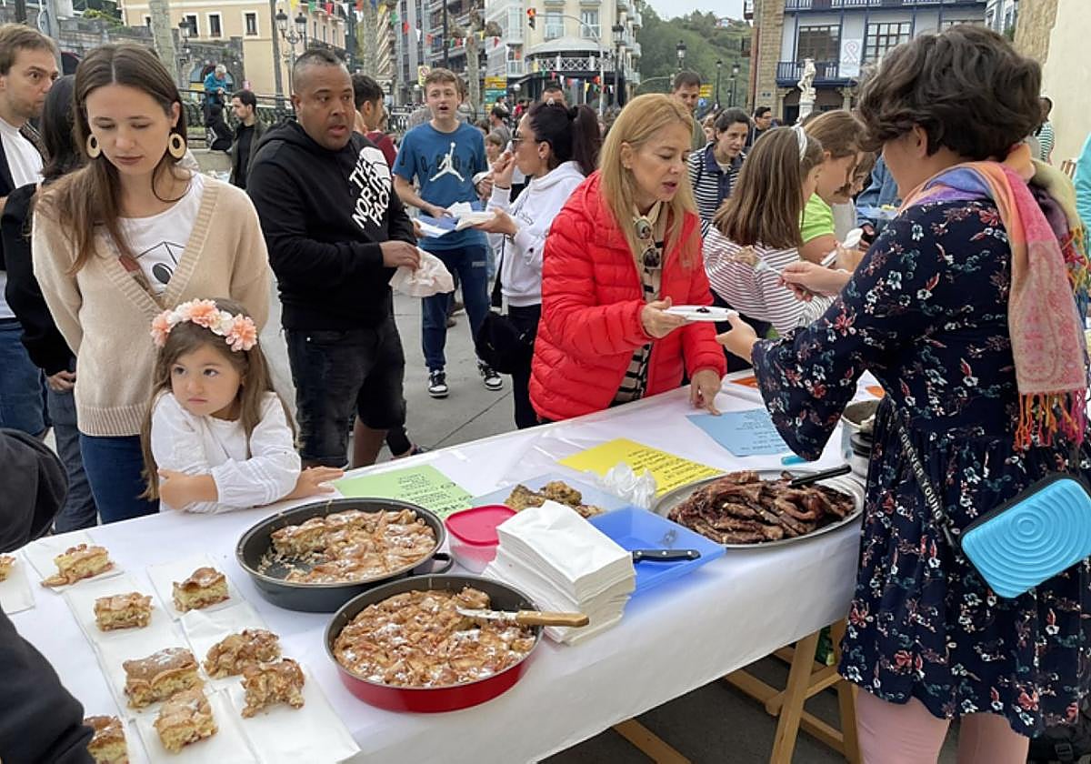 Aukera zabala izango da gaur ere herriko plazan.