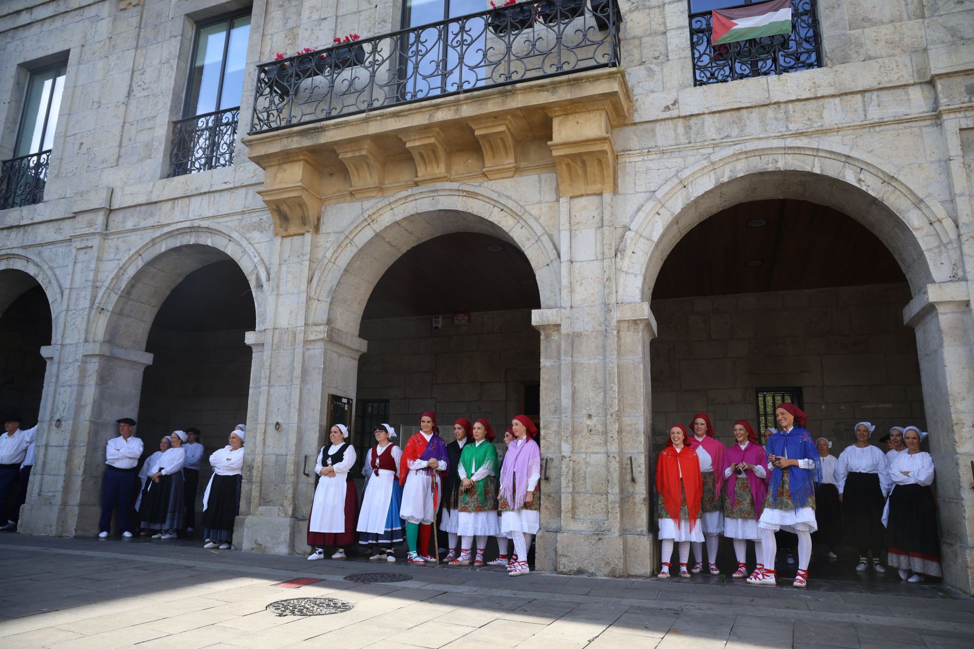 Astigarraga pone la guinda a la Kultur Astea con cien dantzaris