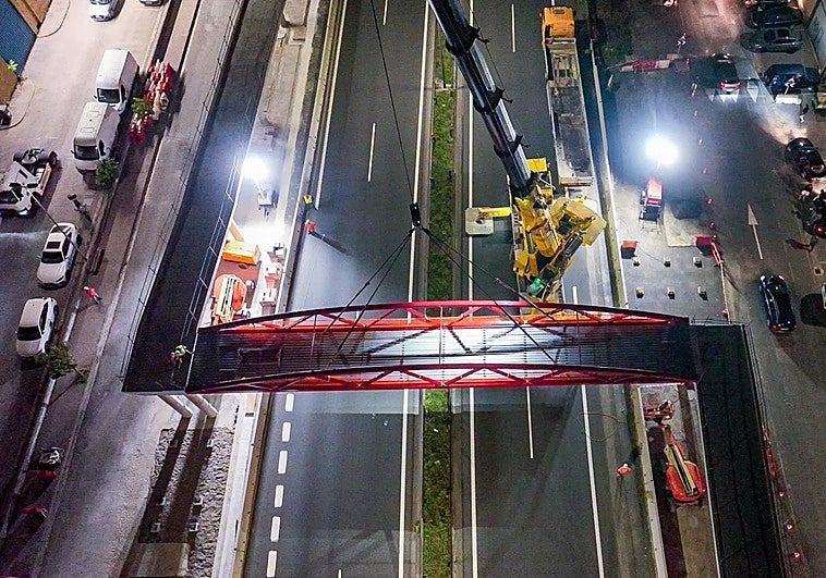La nueva pasarela ciclista y peatonal que une Irure con Villabona.