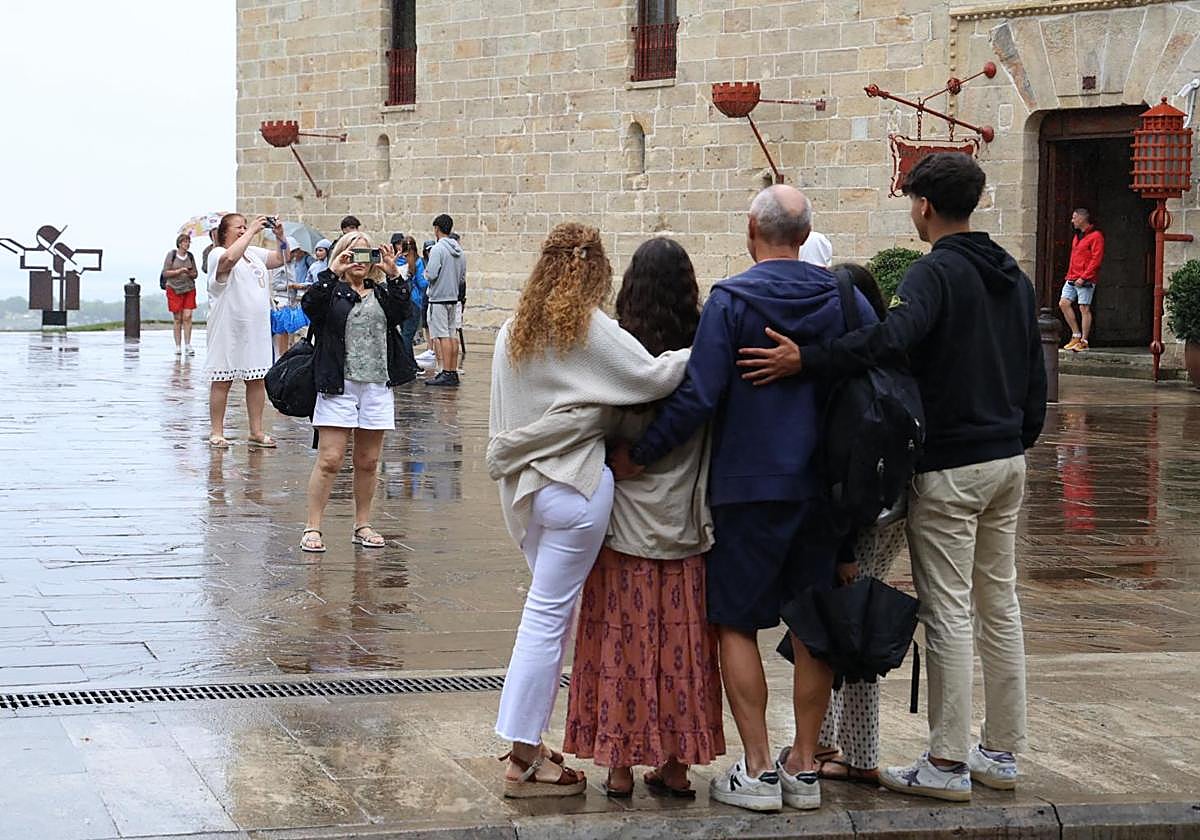 Turistas, este verano en Hondarribia.